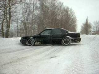 audi v8 and audi a6 snow drift