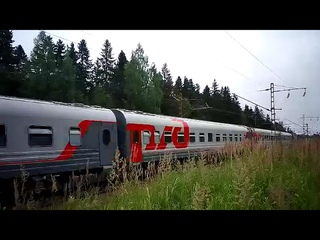 ЭП1-186. Идёт на юг с пассажирским. Петрозаводск.