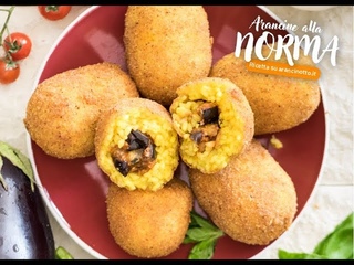 Come fare: Le arancine ALLA NORMA! Ricetta.