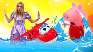 Spielzeug Video fr Kinder. Prinzessin Sofia spielt mit Peppa Pig. Peppa Wutz Spielzeug.