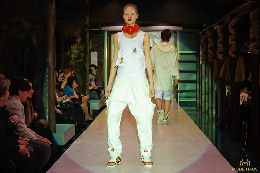 №32, Лена Гладкова №32, Лена Гладкова