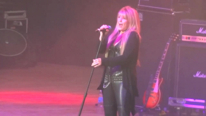 Vixen Edge Of a Broken Heart, Live at M3 Rock