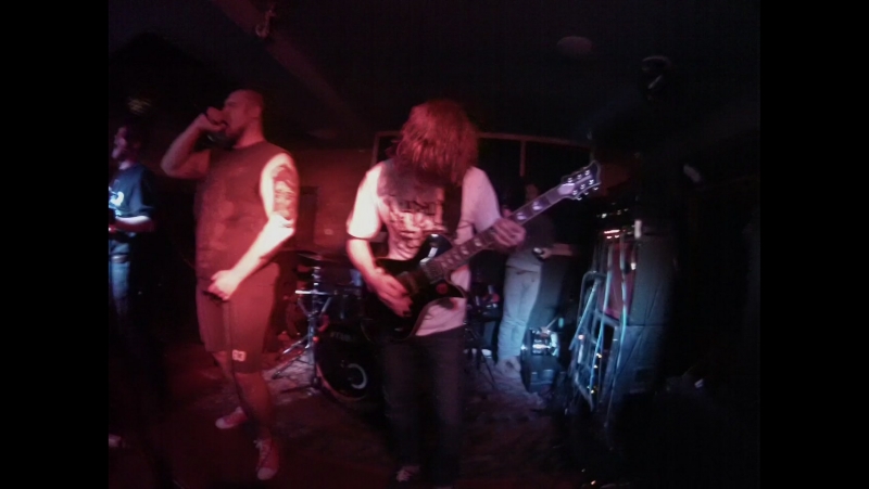 Double Penetration Golden rain (live