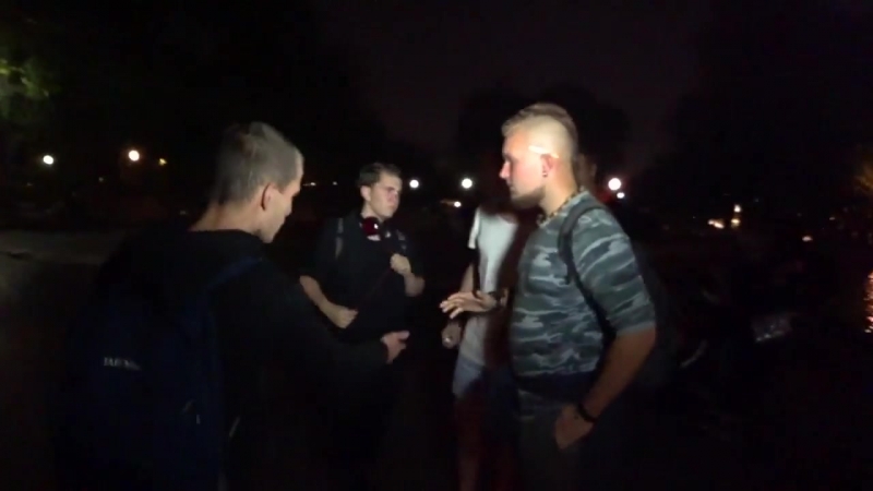 Лев Против:Пьяная толпа напала на 19 летнего. Массовая драка