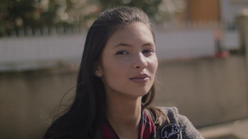 Maeva Clery поет свою музыку Jai posé le