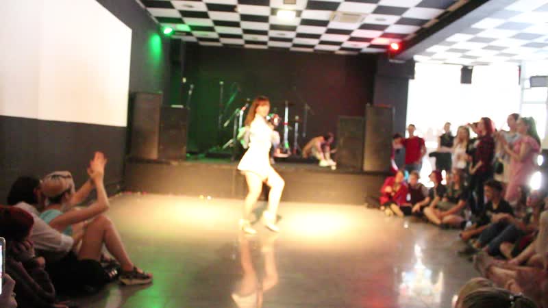 mina IZONE (아이즈원)