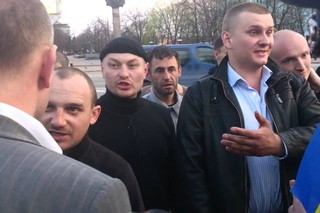 Луганська птушня на мітингу за дину Україну, .