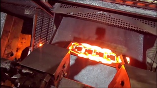 Forging automation - robot on a trimming press - Robot an der Abgratpresse - Forja automacion