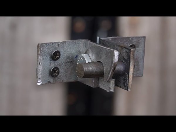 Make a sliding gate lock