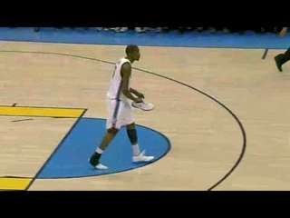 Kevin Durant blocks Arron Afflalo without a shoe!