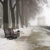 Тает снег в городе. Оттепель в городе. Оттепель зимы в городе. Зимняя слякоть. Оттепель зимы в городе.